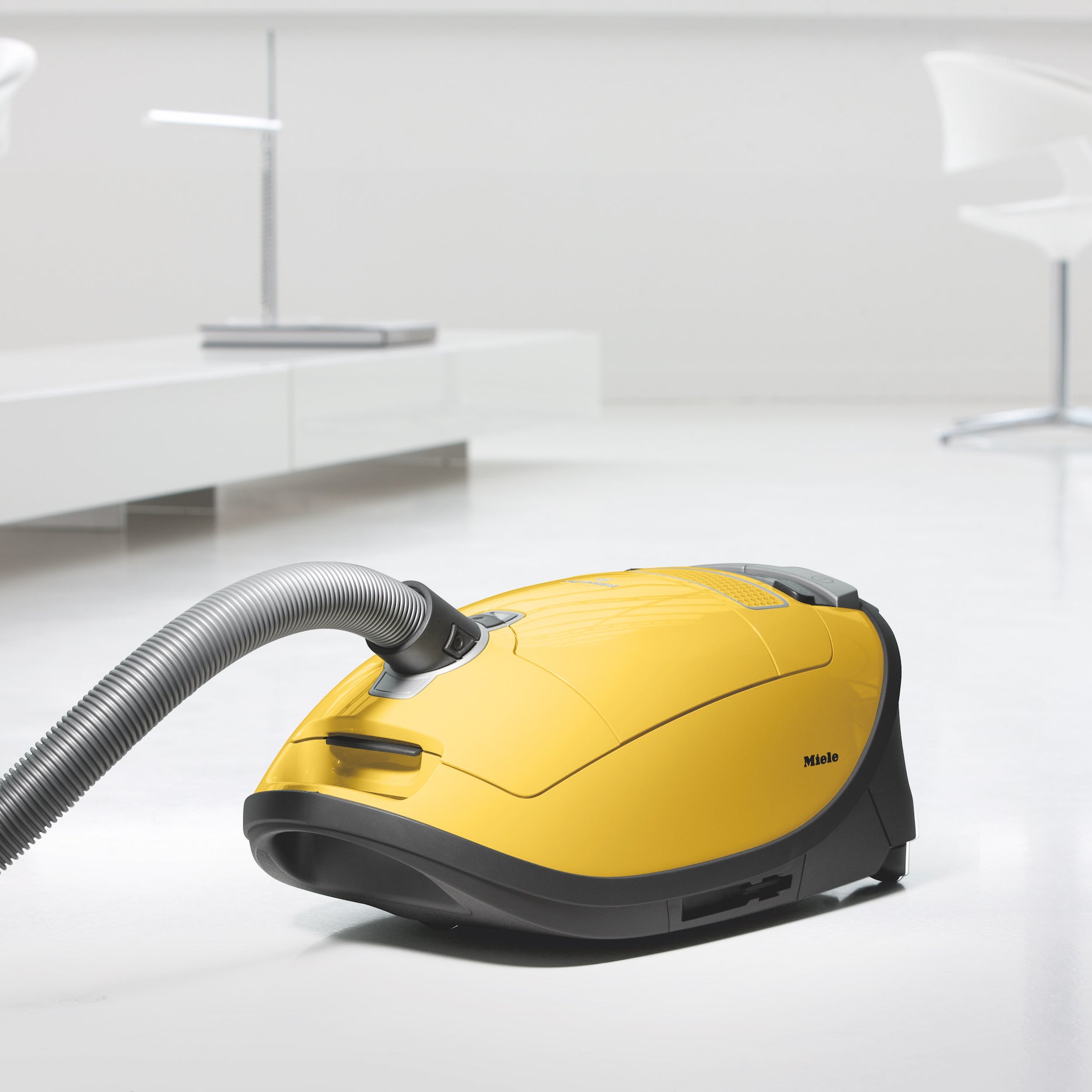 Miele Vacuum Cleaners Capital Vacuum Floor-Care World 1666 N Market Dr Raleigh NC 27609 (919) 878-8530 209 E Chatham St Cary NC 27511 www.cleanhomshop.com www.capitalvac.com
